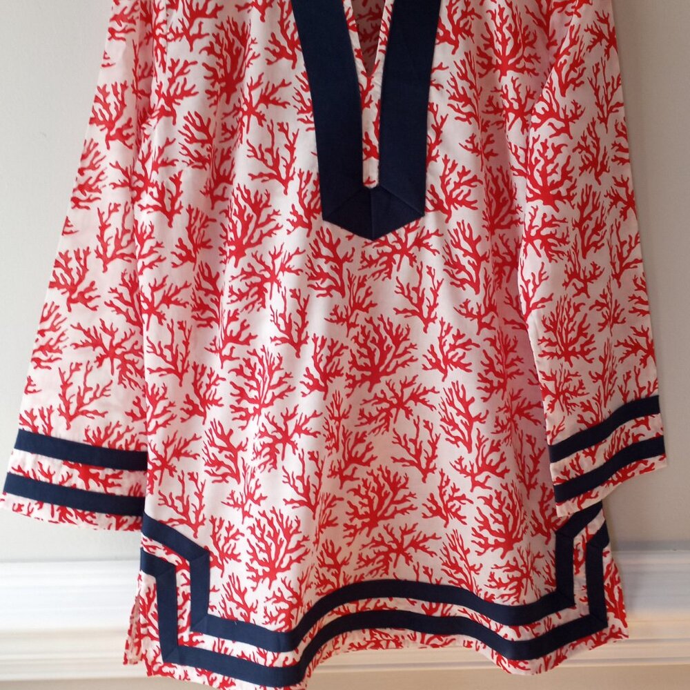 'French Curve' Size L Long Sleeve Tunic Coral design NWOT - Picture 2 of 13